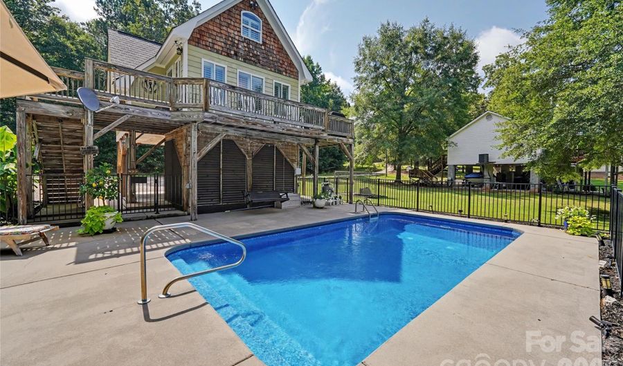 1954 White Rd, Camden, SC 29020 - 1 Beds, 1 Bath