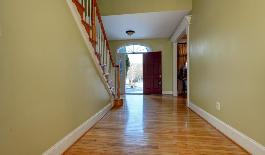 1 BLACK KETTLE Ct, Boyds, MD 20841 - 5 Beds, 5 Bath