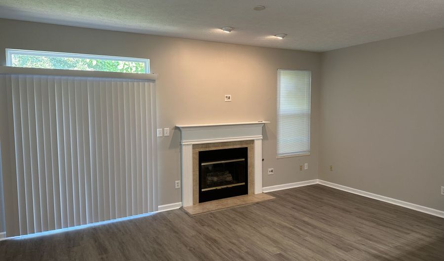 6302 Bishops Pond Ln, Indianapolis, IN 46268 - 2 Beds, 3 Bath