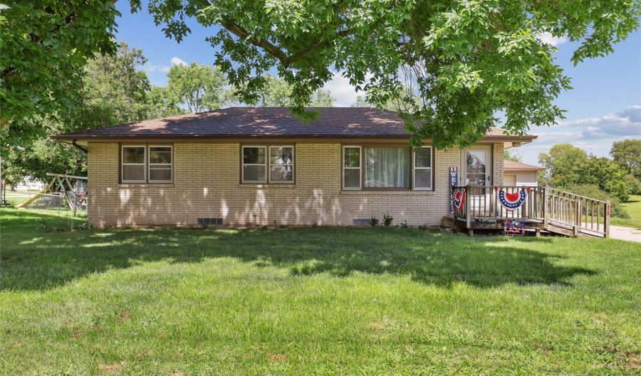 606 Davis St, Polk City, IA 50226 - 3 Beds, 1 Bath