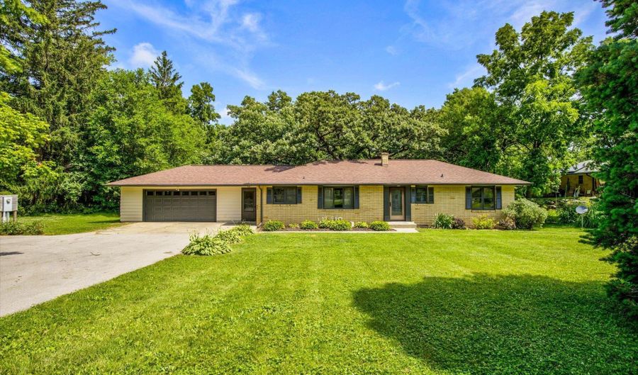 2619 Meadow Glen Rd, Ames, IA 50014 - 4 Beds, 3 Bath