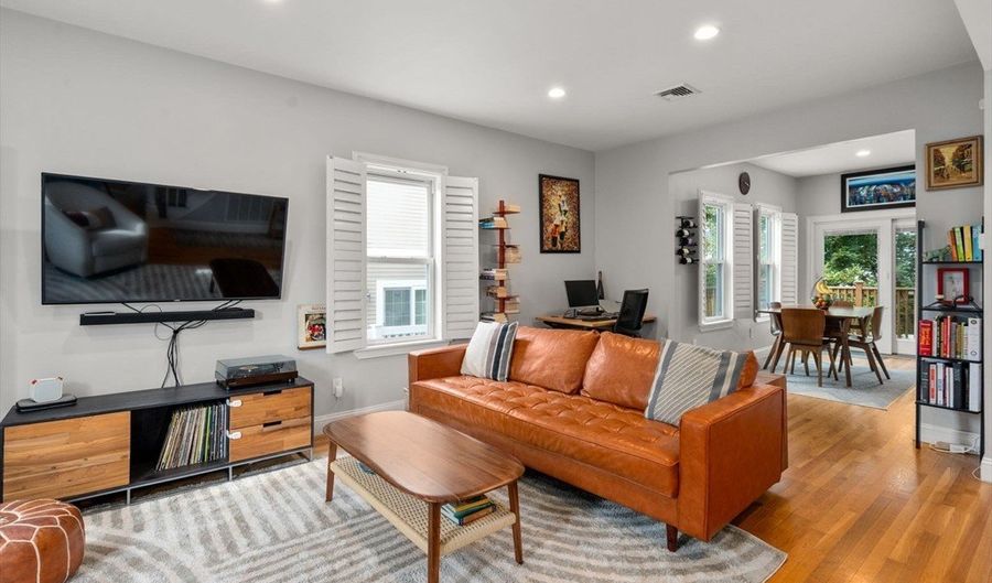 15 Ash St 15, Belmont, MA 02478 - 2 Beds, 3 Bath