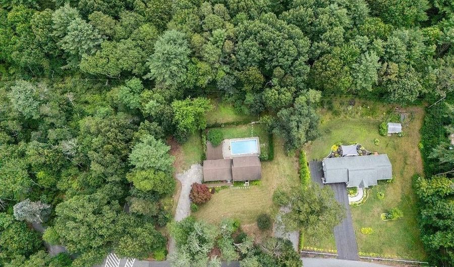 94 Whitehead Rd, Coventry, RI 02816 - 3 Beds, 2 Bath