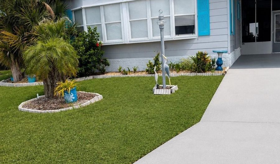 520 Seagull Dr, Barefoot Bay, FL 32976 - 2 Beds, 2 Bath