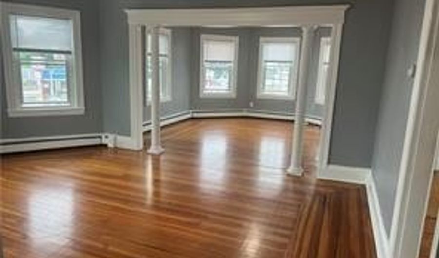 9 Sprague Ave 2, Cranston, RI 02910 - 2 Beds, 1 Bath