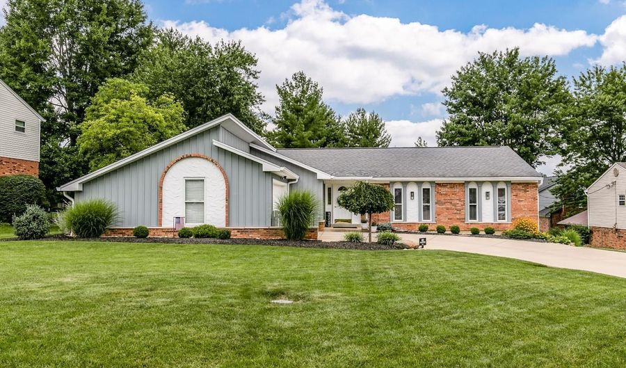 785 Elderwood Dr, Anderson Twp., OH 45255 - 4 Beds, 3 Bath