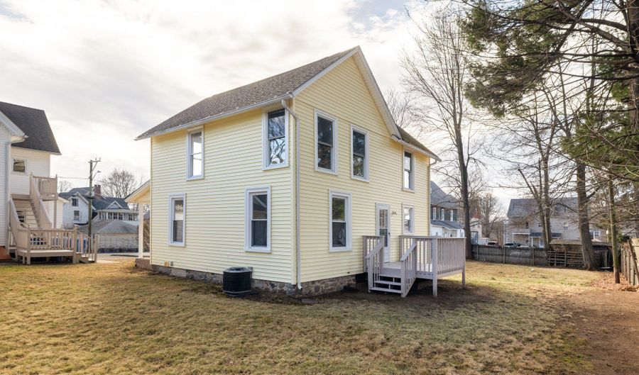 33 Prince St, Bristol, CT 06010 - 3 Beds, 1 Bath