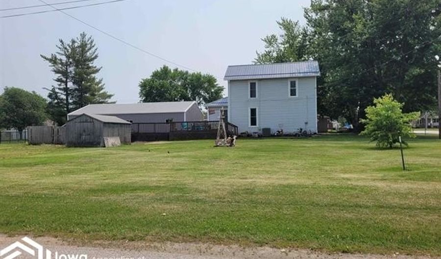 110 N College, Agency, IA 52530 - 4 Beds, 2 Bath