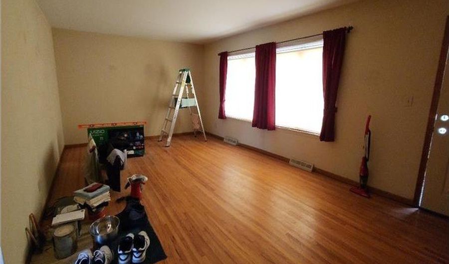 1306 Crestview Rd, Albert Lea, MN 56007 - 2 Beds, 1 Bath
