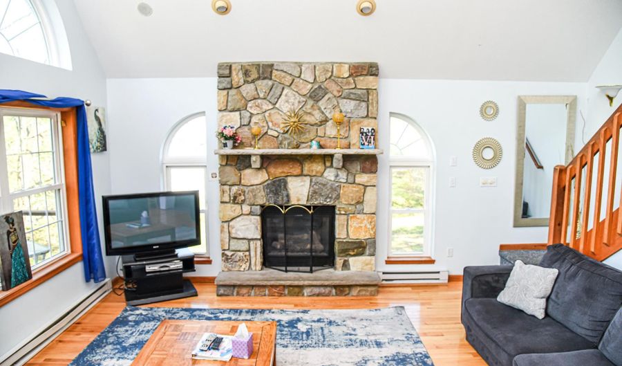 5 HOPKINS MEW, Albrightsville, PA 18210 - 9 Beds, 4 Bath