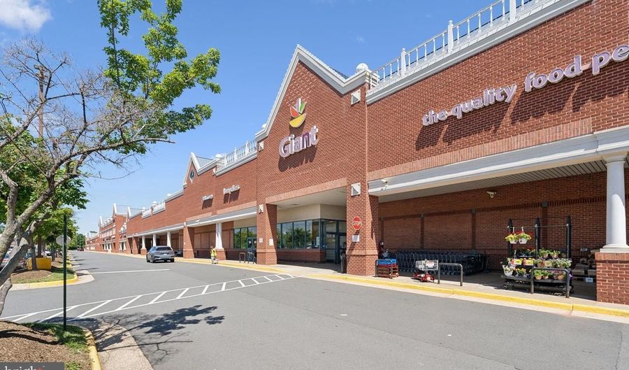 44152 NATALIE Ter 201, Ashburn, VA 20147 - 2 Beds, 2 Bath