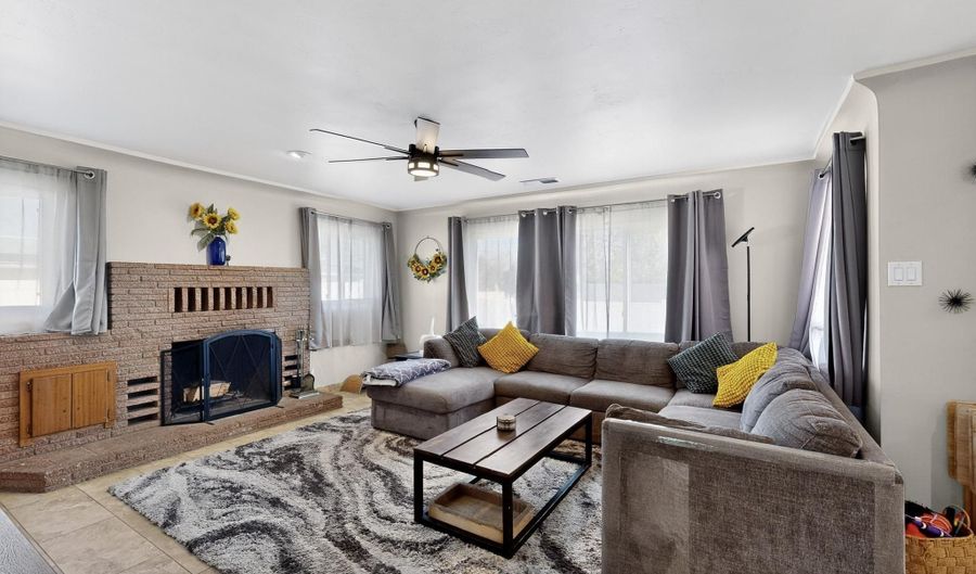534 Muscatel Ave NE, Albuquerque, NM 87107 - 4 Beds, 3 Bath