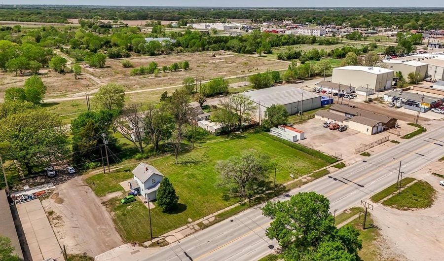 313 N Walnut St, Augusta, KS 67010 - 0 Beds, 0 Bath