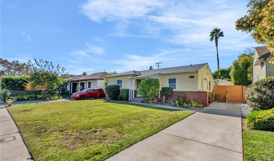 8711 Lilienthal Avenue 8711, Los Angeles, CA 90045 - 3 Beds, 1 Bath