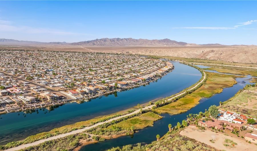 895 Terrace Dr, Bullhead City, AZ 86442 - 3 Beds, 2 Bath