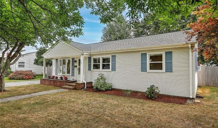 248 Don Ave, East Providence, RI 02916 - 3 Beds, 1 Bath