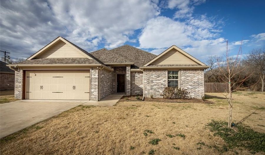 728 Westgate Dr, Aledo, TX 76008 - 3 Beds, 2 Bath