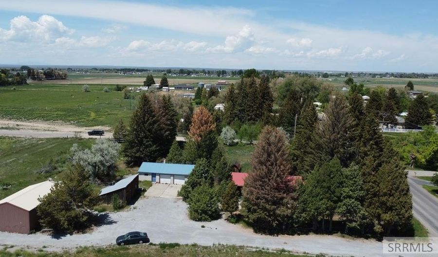 170 N 400 W, Blackfoot, ID 83221 - 2 Beds, 1 Bath