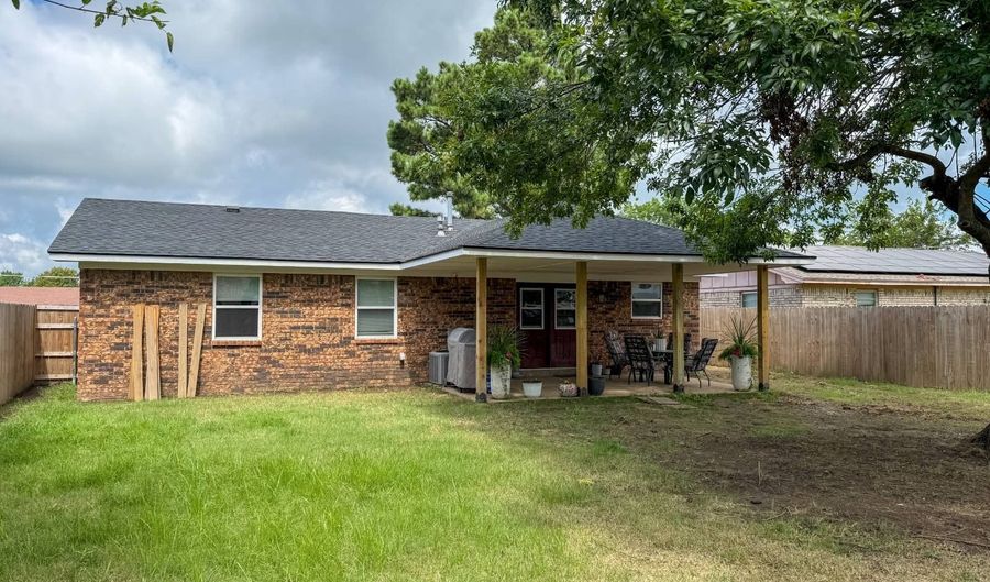 2004 N Hickory St, McAlester, OK 74501 - 3 Beds, 2 Bath