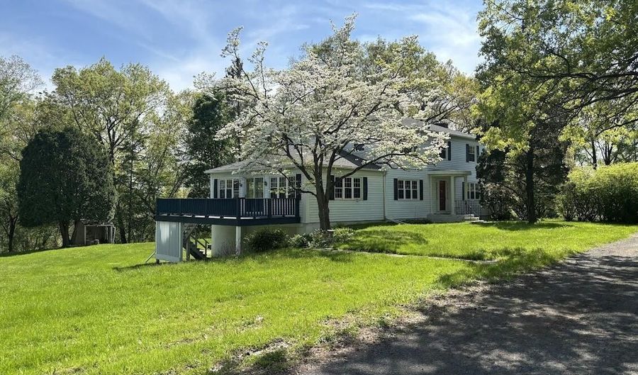 4 Noonan Ln, Albany, NY 12209 - 4 Beds, 3 Bath
