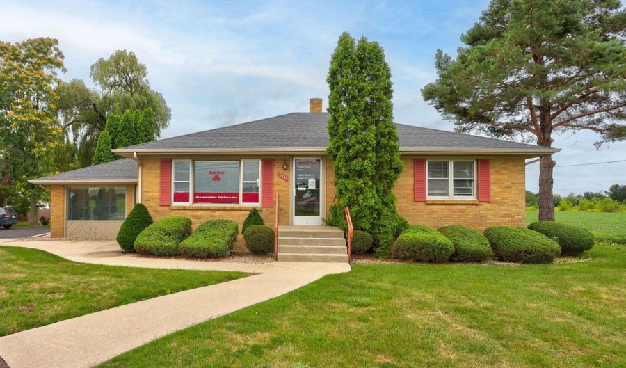 3741 Tittabawassee, Saginaw, MI 48604 - 4 Beds, 3 Bath