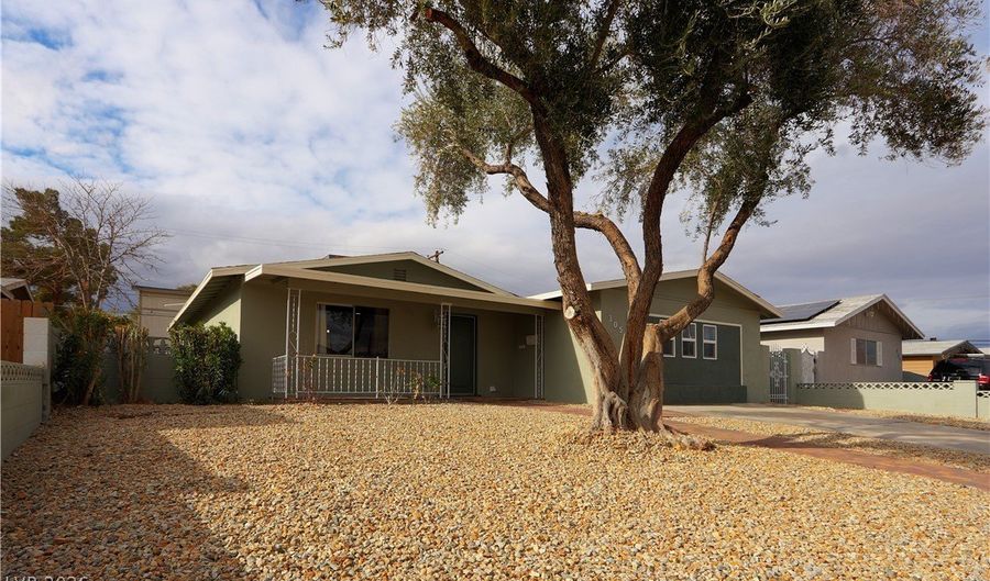 305 Ramsey St, Las Vegas, NV 89107 - 3 Beds, 2 Bath