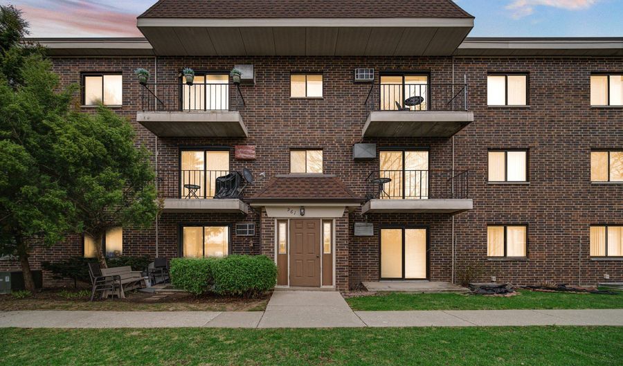 961 N Rohlwing Rd 201B, Addison, IL 60101 - 2 Beds, 2 Bath