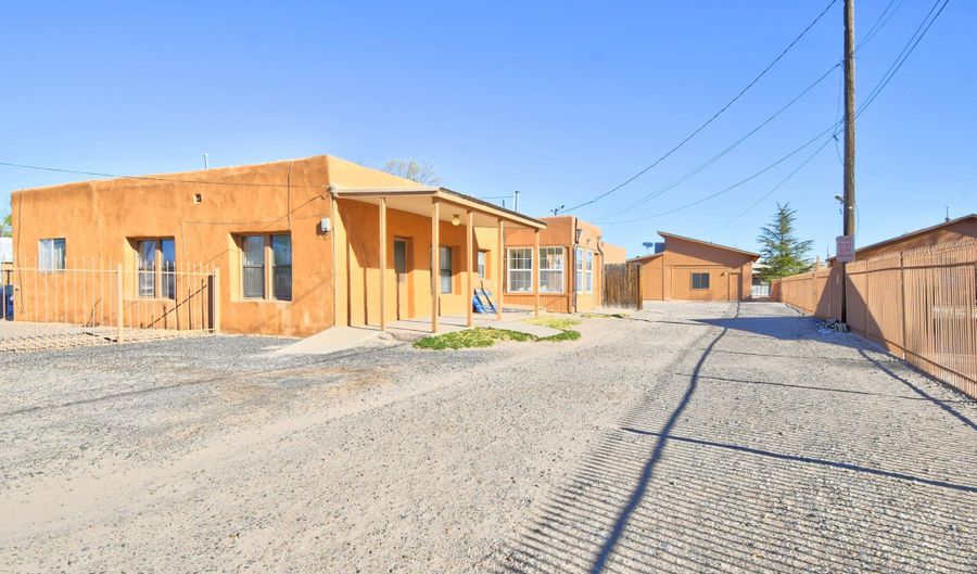 1723 VALLEY Rd SW, Albuquerque, NM 87105 - 8 Beds, 5 Bath