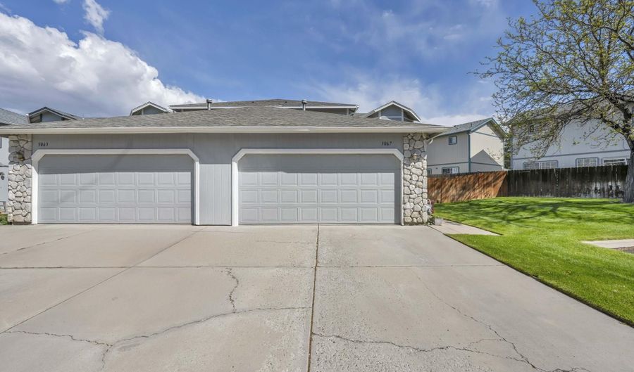 3067 Austin Ln, Carson City, NV 89701 - 2 Beds, 3 Bath