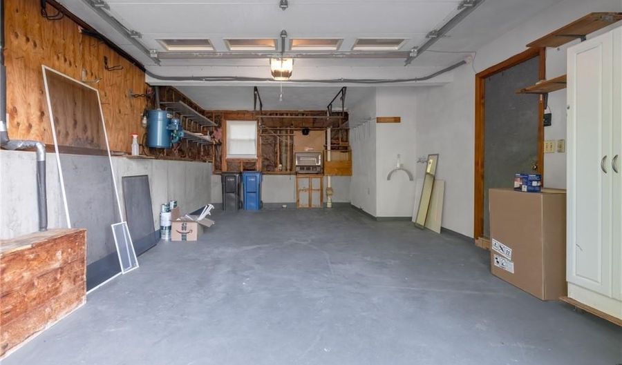 44 Village Ave, Cranston, RI 02920 - 3 Beds, 2 Bath