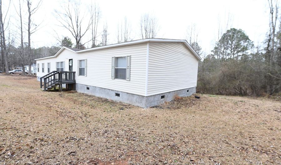 3969 Robinson Rd, Alexander City, AL 35010 - 4 Beds, 2 Bath