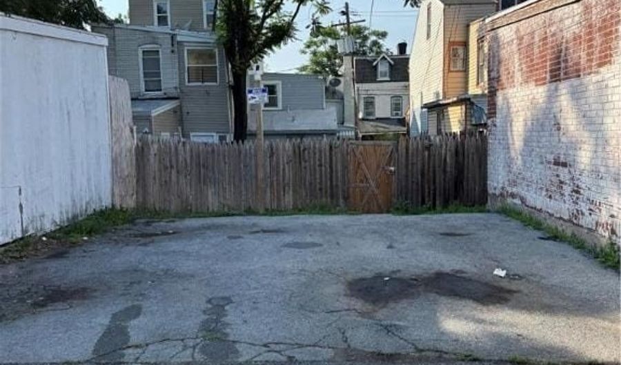 940 Oak St, Allentown, PA 18102 - 2 Beds, 1 Bath