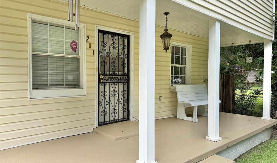 201 Mcglasker St, Atmore, AL 36502 - 3 Beds, 2 Bath