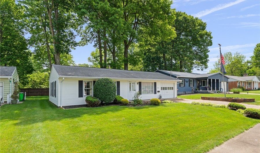 2610 Center Ave, Alliance, OH 44601 - 3 Beds, 1 Bath
