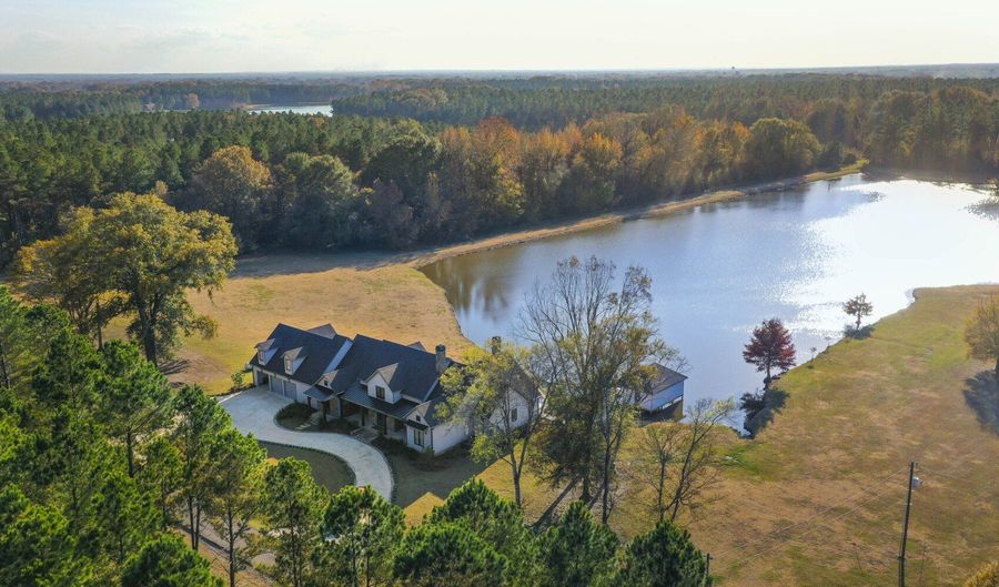 415 Rose Hill Rd, Bentonia, MS 39040 - 4 Beds, 5 Bath