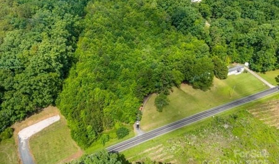 41042 Dennis Rd, Albemarle, NC 28001 - 2 Beds, 2 Bath