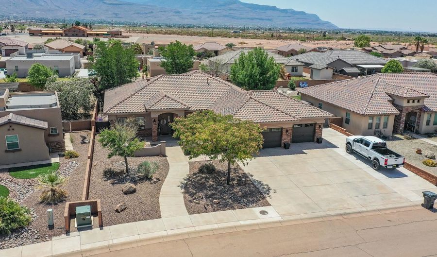 3546 Calle Verde Dr, Alamogordo, NM 88310 - 4 Beds, 2 Bath