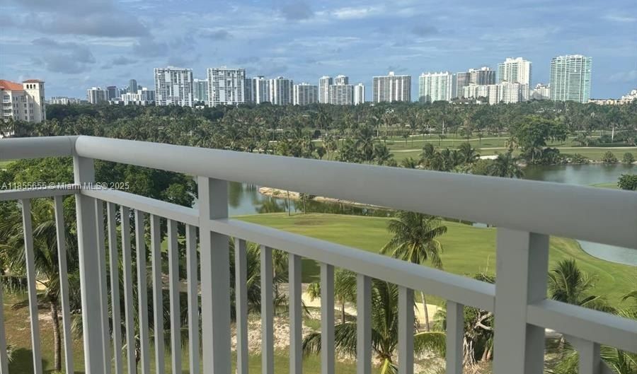 19501 W Country Club Dr 714, Aventura, FL 33180 - 2 Beds, 2 Bath
