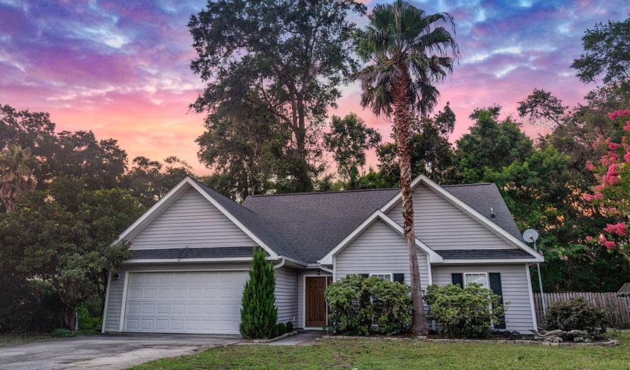 62 Westminster Pl, Beaufort, SC 29907 - 3 Beds, 2 Bath
