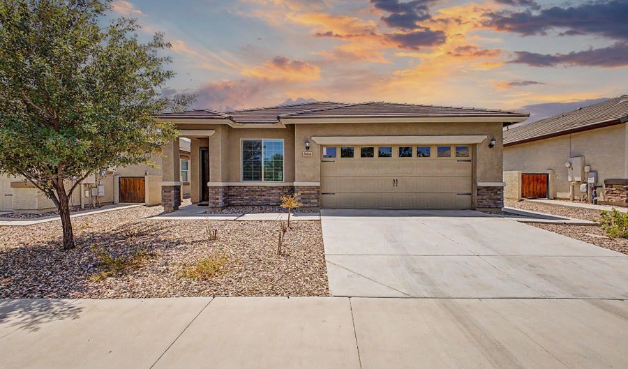 584 S 224TH Dr, Buckeye, AZ 85326 - 3 Beds, 2 Bath