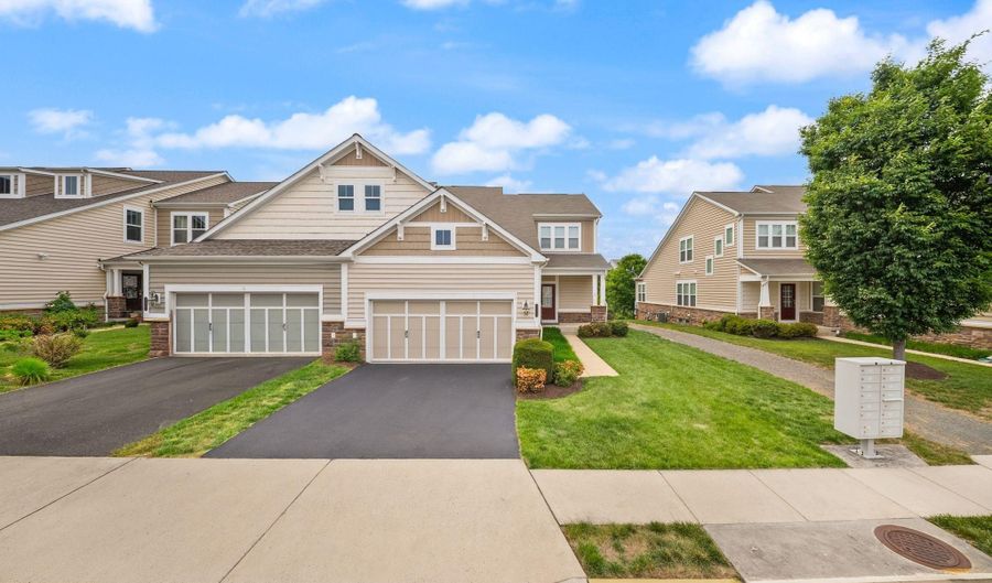 23559 CHRISTINA RIDGE Sq, Ashburn, VA 20148 - 3 Beds, 4 Bath