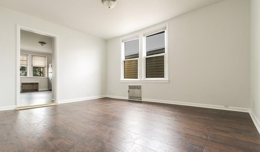 96 W 21ST St, Bayonne, NJ 07002 - 3 Beds, 1 Bath