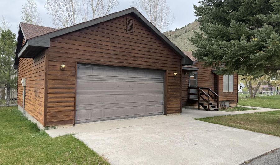 217 WESTVIEW Dr, Afton, WY 83110 - 4 Beds, 3 Bath