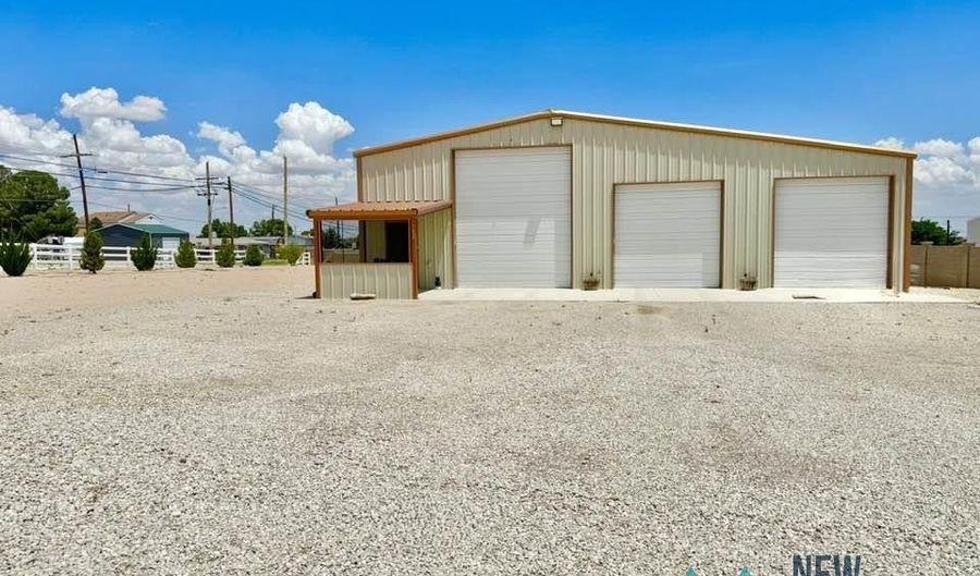 102 Doporto Ct, Carlsbad, NM 88220 - 2 Beds, 2 Bath