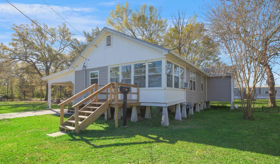 404 Senior Aly, Abbeville, LA 70510 - 3 Beds, 2 Bath
