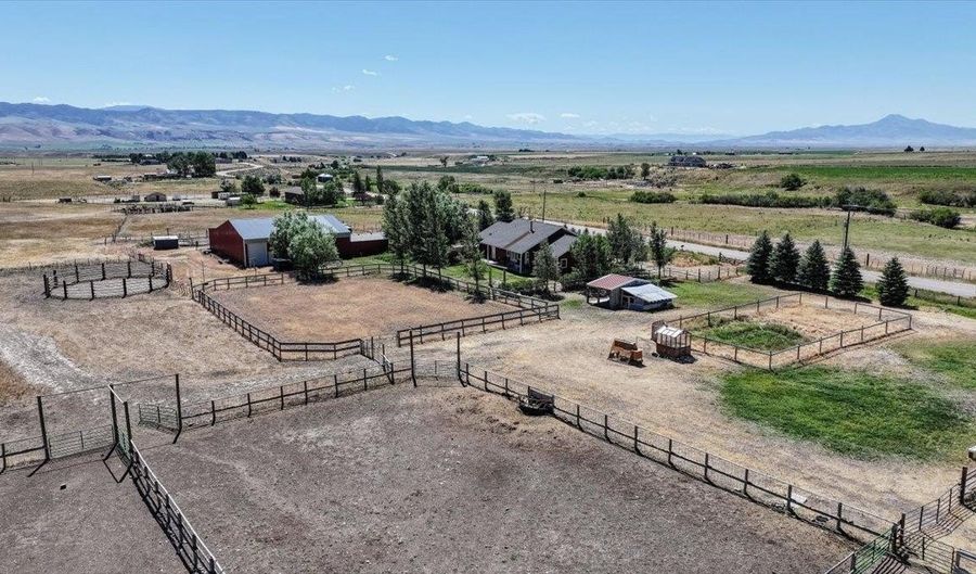 1634 W Arimo Rd, Arimo, ID 83214 - 3 Beds, 2 Bath