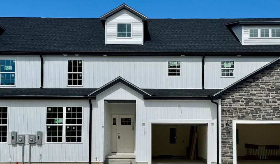 7 VALHALLA Ct, Dover, DE 19904 - 5 Beds, 4 Bath