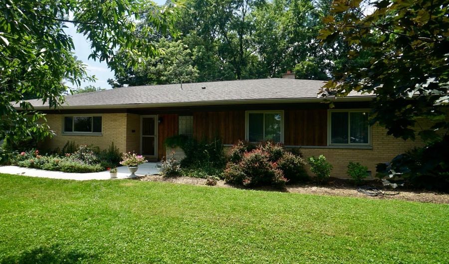 111 S 2nd St, Batesville, IN 47006 - 3 Beds, 2 Bath