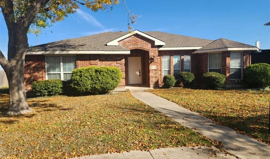 203 Happy Trails Ct, Allen, TX 75002 - 3 Beds, 2 Bath