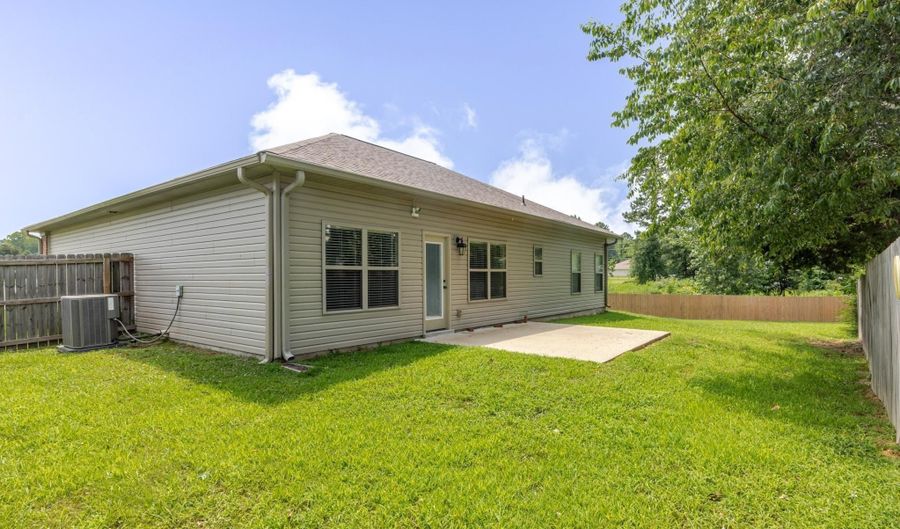 301 SANDLEWOOD Dr, Benton, AR 72015 - 3 Beds, 2 Bath